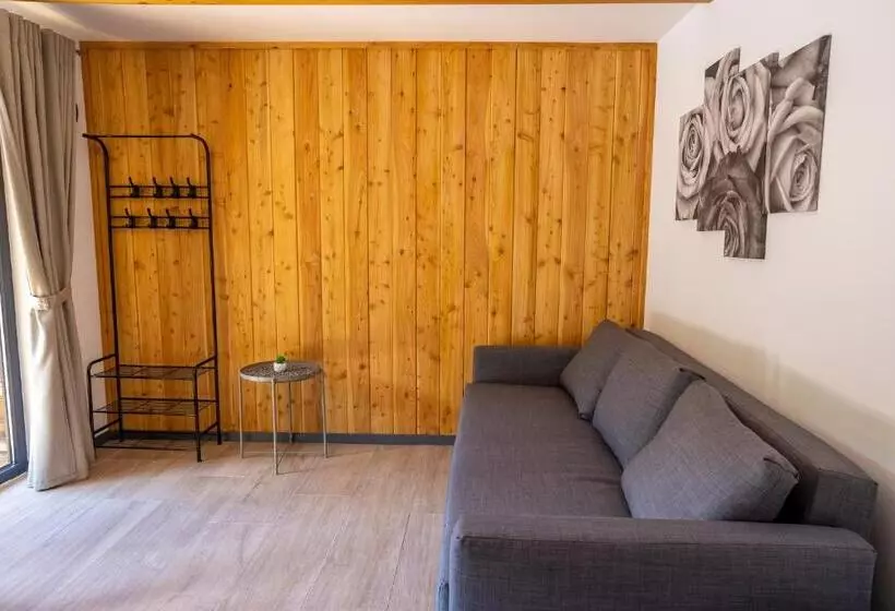 Aamiaismajoitus (B&B) Casa Izvorul Negru Moisei