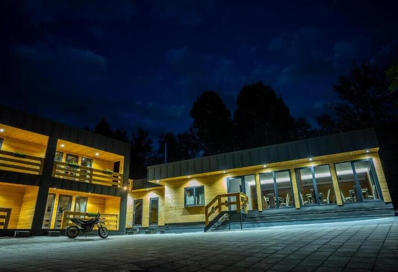 تختخواب و صبحانه Casa Izvorul Negru Moisei