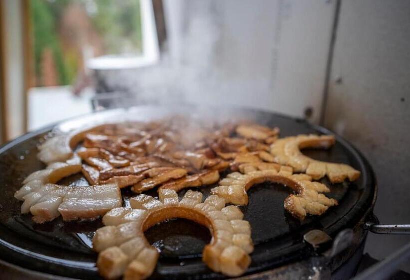 تختخواب و صبحانه Casa Izvorul Negru Moisei