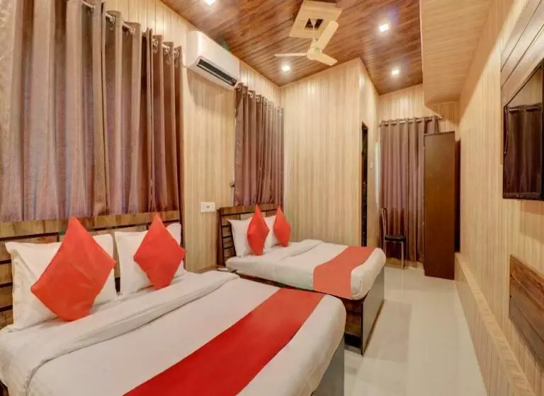 Aamiaismajoitus (B&B) Snehaprabha   Near To Nagaon Beach Alibaug