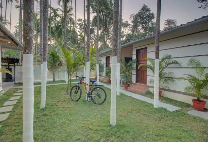 Aamiaismajoitus (B&B) Snehaprabha   Near To Nagaon Beach Alibaug