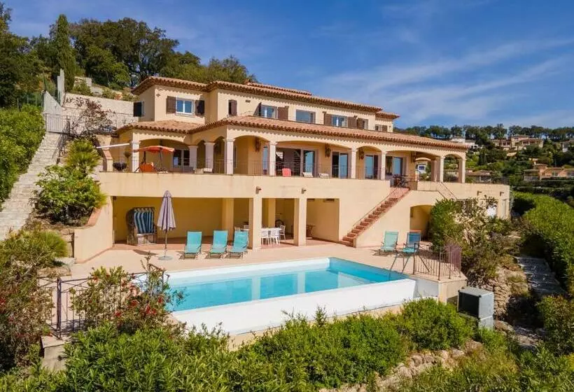Villa Marly Mit Meerblick Und Pool