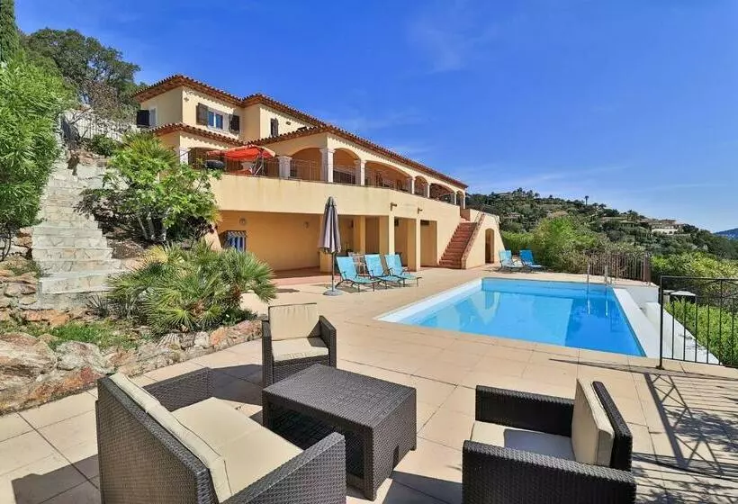 Villa Marly Mit Meerblick Und Pool
