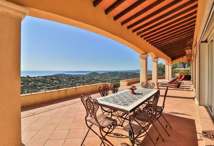 Villa Marly Mit Meerblick Und Pool