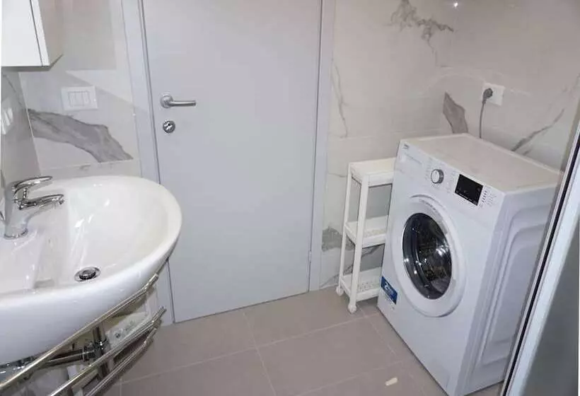 Lovely Flat With Balcony And Shared Swimming Pool