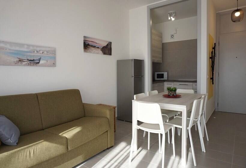 Lovely Flat With Balcony And Shared Swimming Pool