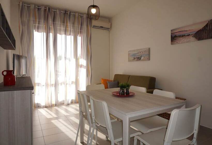 Lovely Flat With Balcony And Shared Swimming Pool