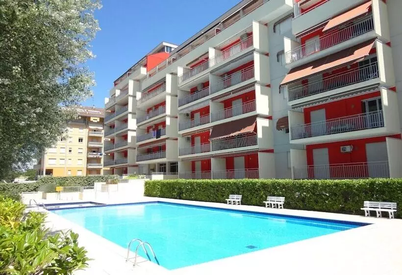 Lovely Flat With Balcony And Shared Swimming Pool