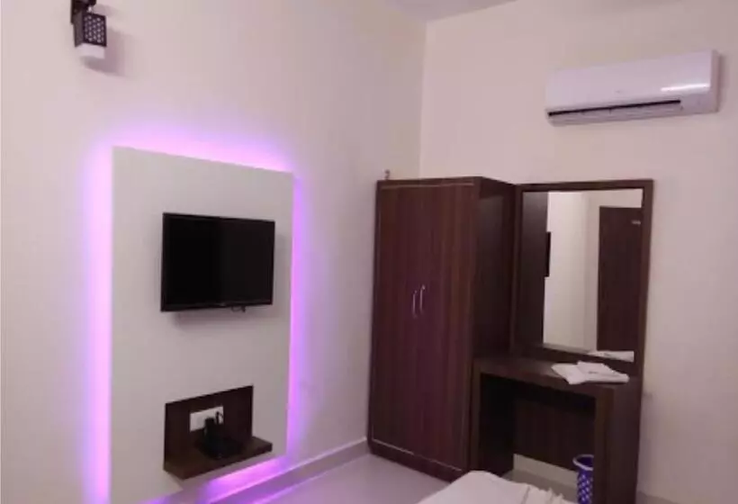 Hotelli Svarnima By Wb Inn