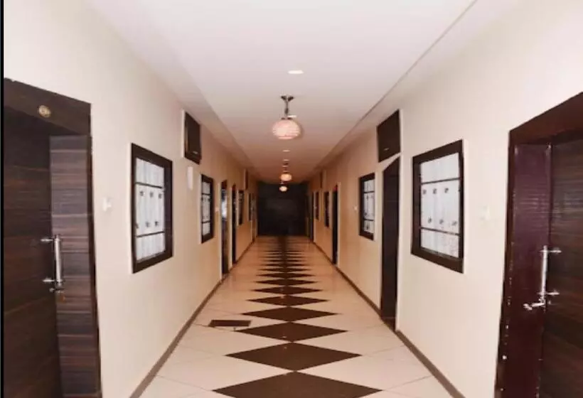 Hotelli Svarnima By Wb Inn