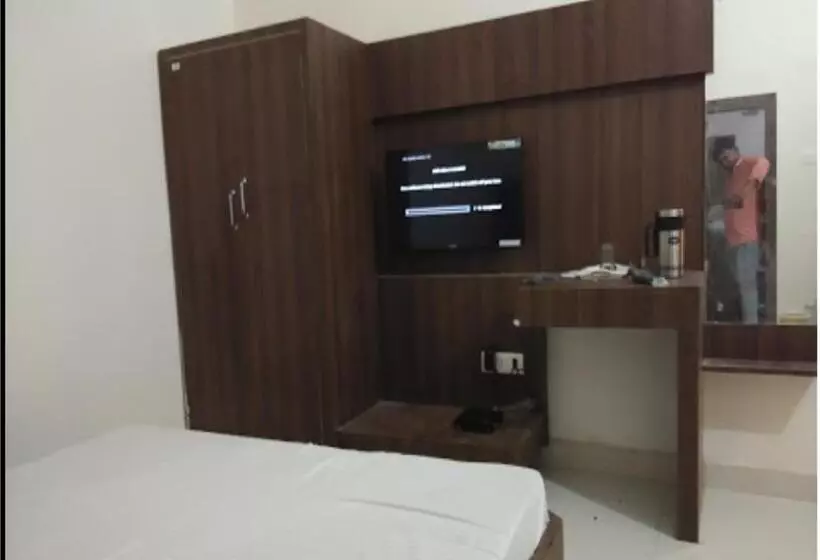 Hotelli Svarnima By Wb Inn