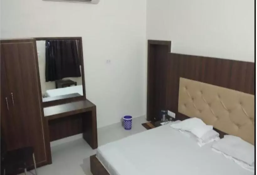 Hotelli Svarnima By Wb Inn