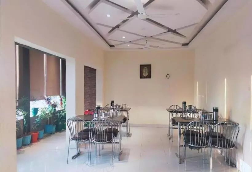 Hotelli Svarnima By Wb Inn