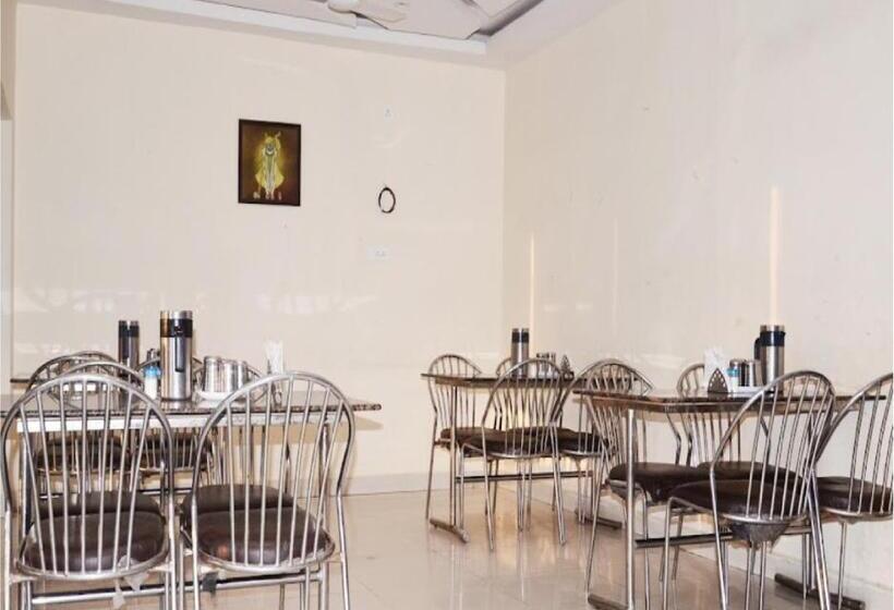 בית מלון כפרי Svarnima By Wb Inn