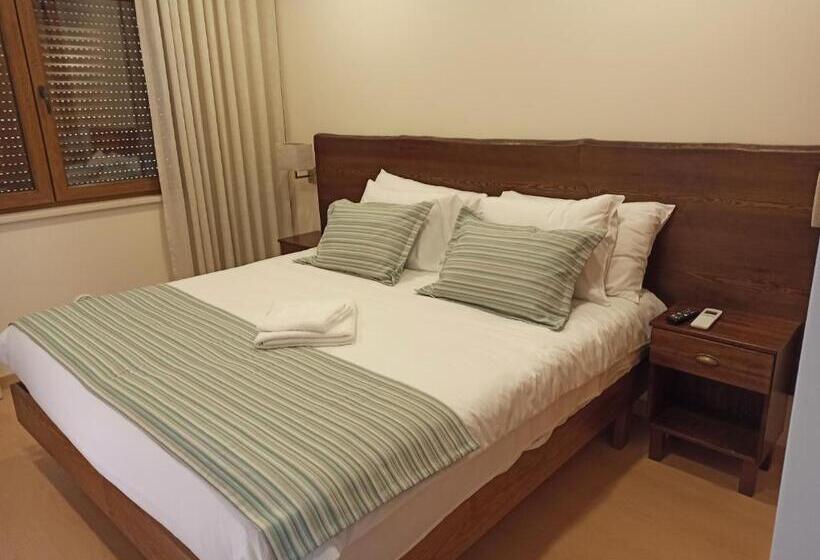 پانسیون Fontanário House