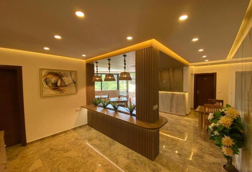 پانسیون Luxury Villa Ulcinj