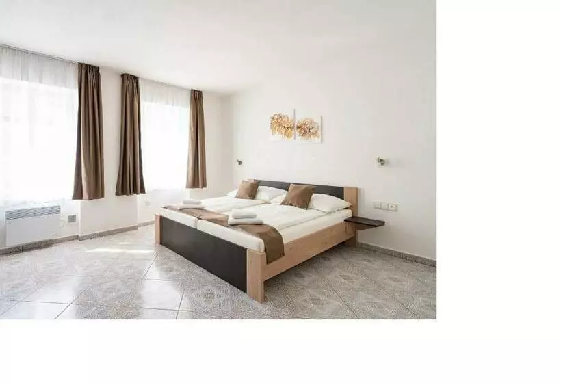 Majatalo Penzion Kardinal