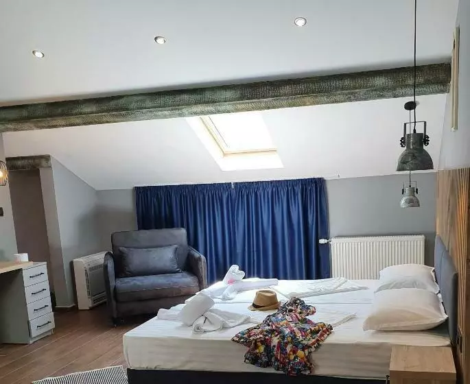 ホテル Kamelia Guest Rooms