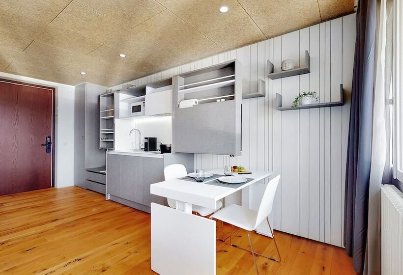 Evi S Home Hotel & Apartments