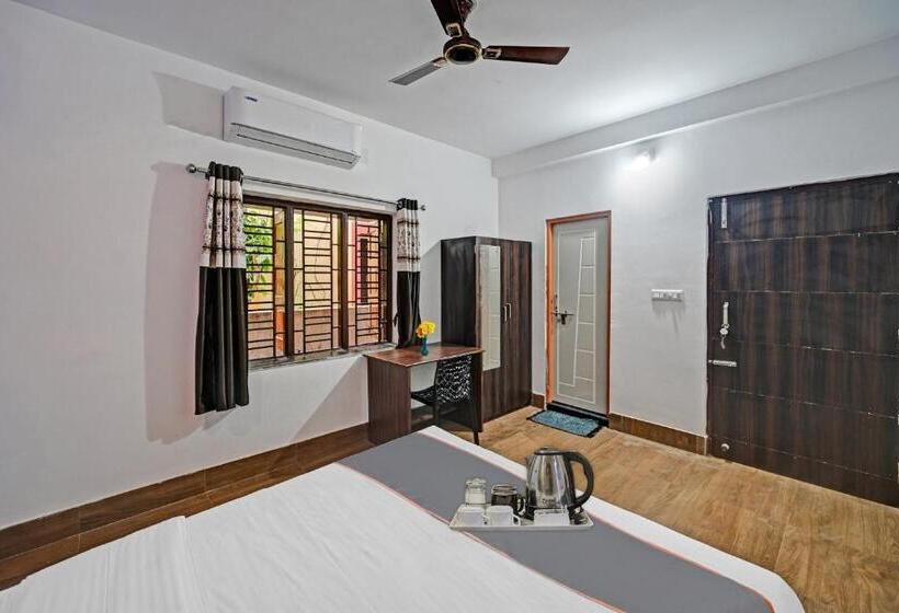 Hotel Capital O 90121 Madison Blue