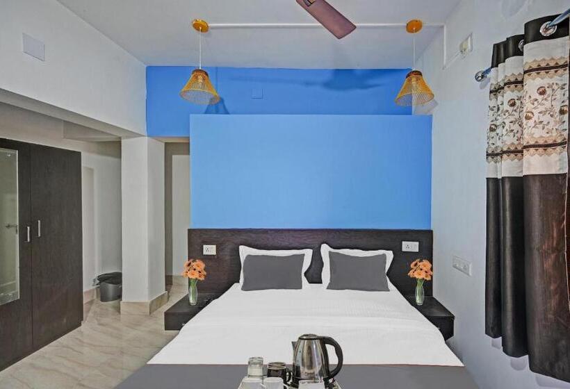 Hotel Capital O 90121 Madison Blue