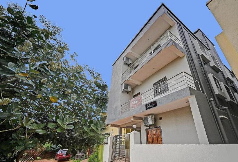 Hotel Capital O 90121 Madison Blue