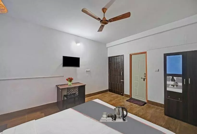 هتل Capital O 90121 Madison Blue