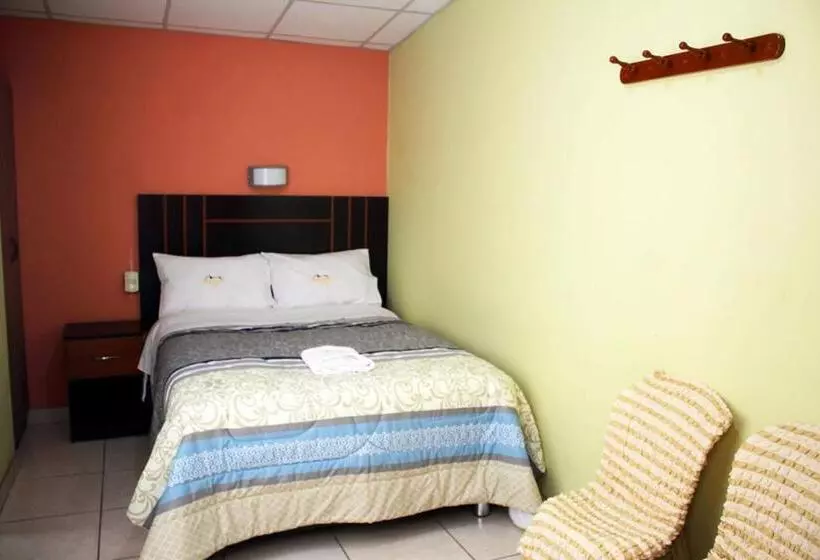 هتل Monthañas Cajamarca