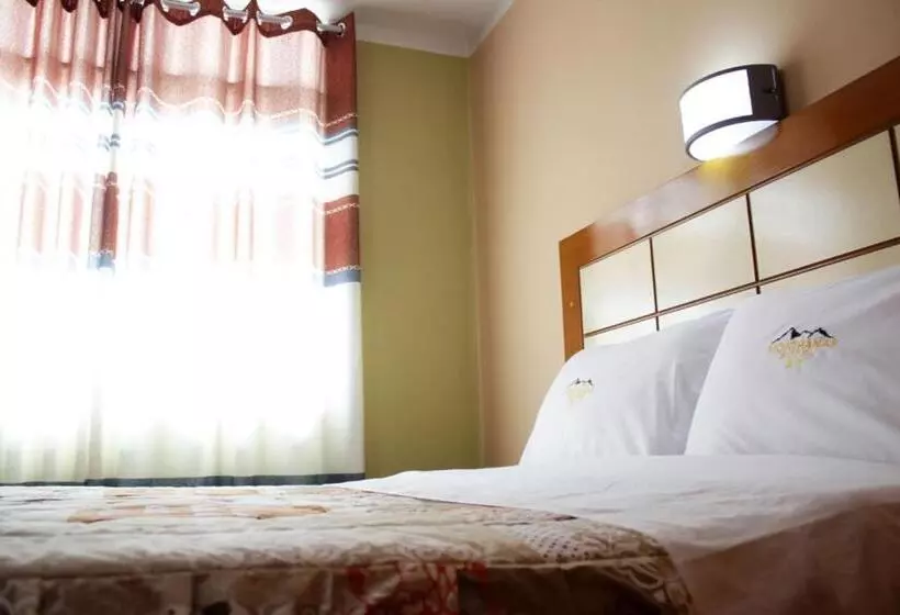 هتل Monthañas Cajamarca