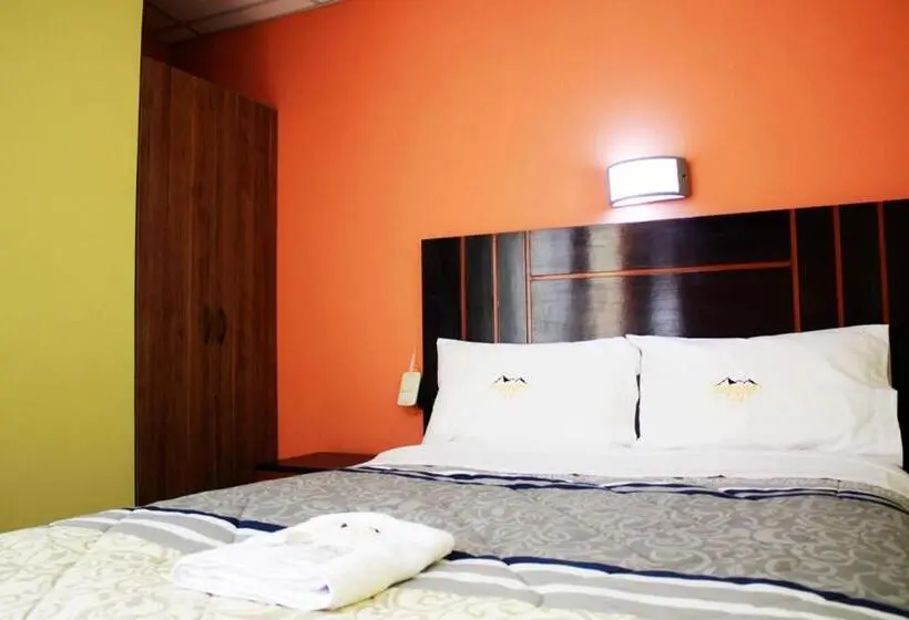 هتل Monthañas Cajamarca