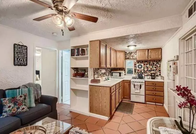 Flamingo Casita