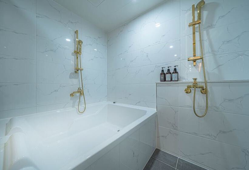 Отель Gwangan Stay