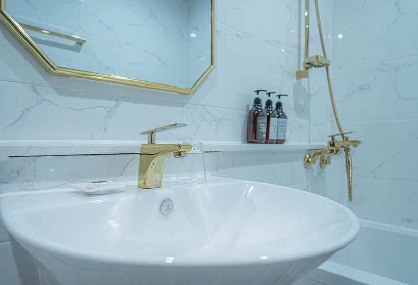 Отель Gwangan Stay