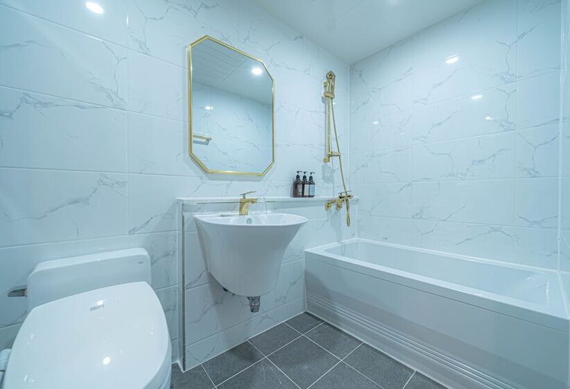 Отель Gwangan Stay