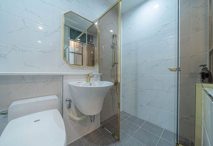 Отель Gwangan Stay