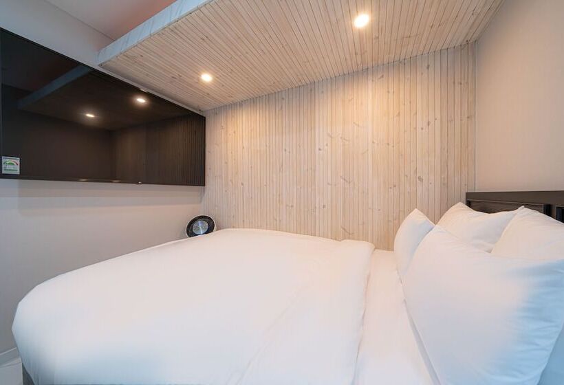 Отель Gwangan Stay