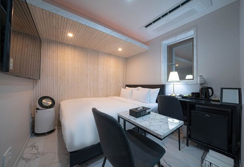 Отель Gwangan Stay