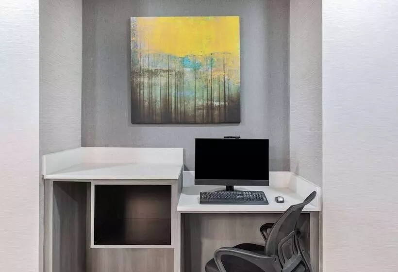 Hotelli La Quinta Inn & Suites By Wyndham Ardmore