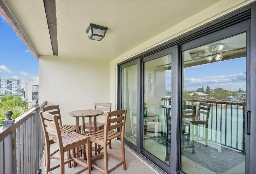 Land S End 3 405 Bay Front   Premier