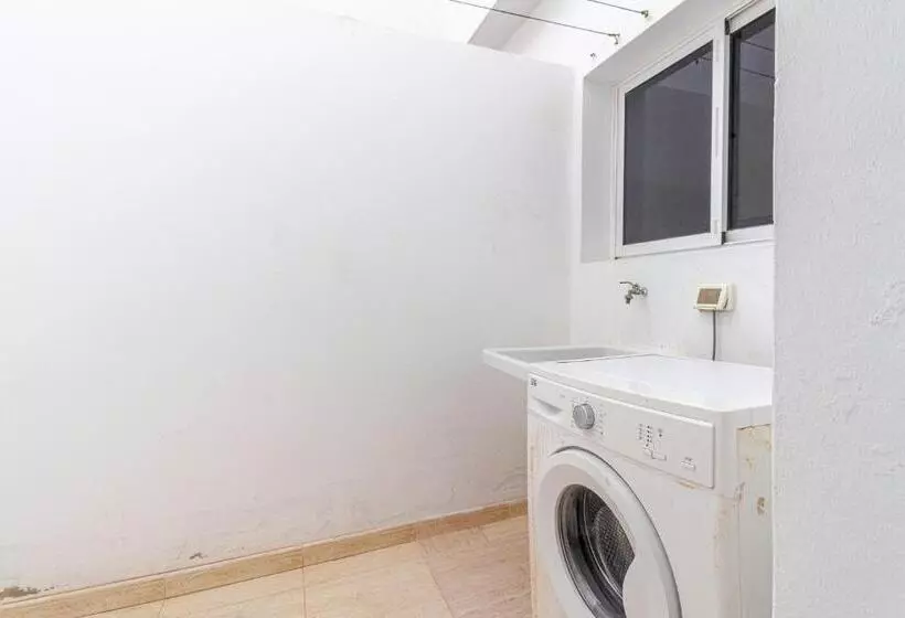 Guelfo Fuerteventura Airport