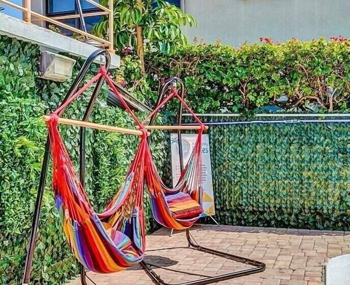 Steps To Sand & Pool, Hollywood Beach Stay