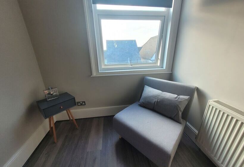 A Sea View Property With A Short Walk To Beach