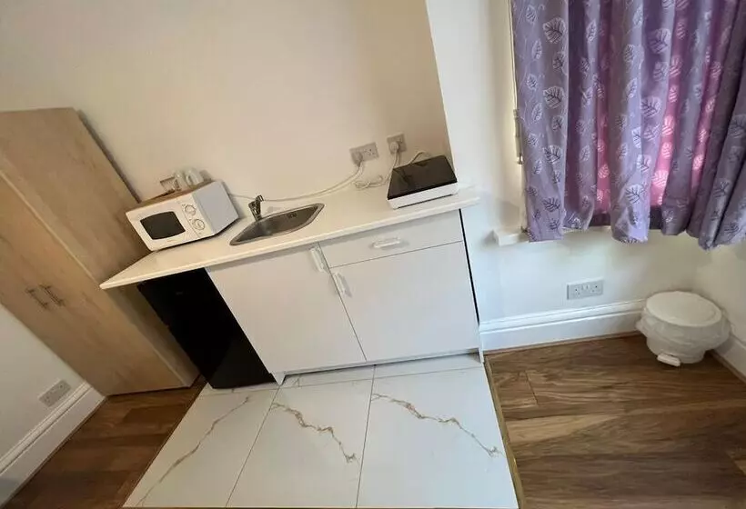 Lovely Studio Flat In London