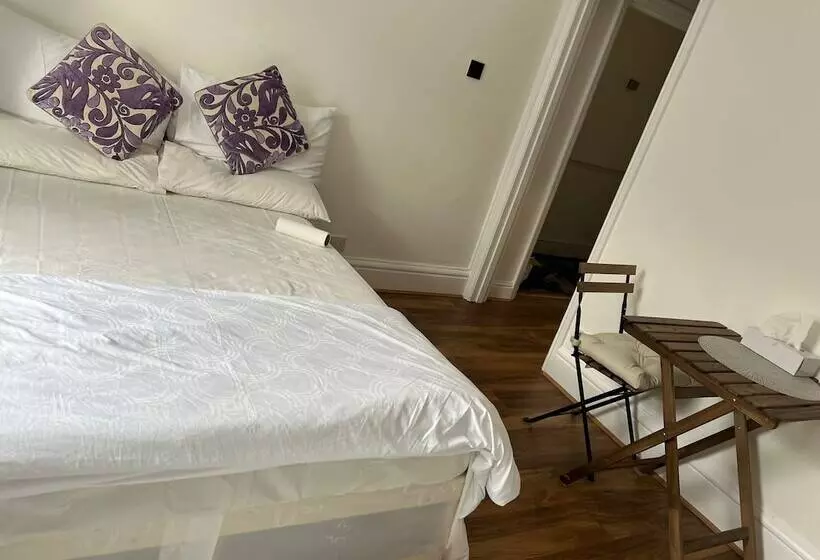 Lovely Studio Flat In London