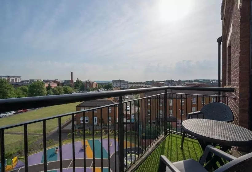 Central Belfast Apartments: Cromwell