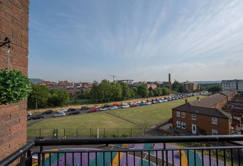 Central Belfast Apartments: Cromwell