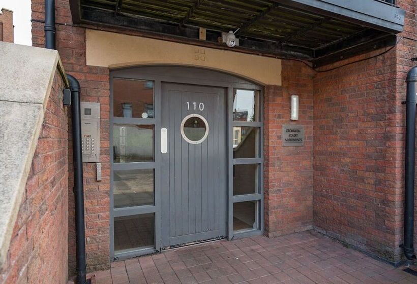 Central Belfast Apartments: Cromwell