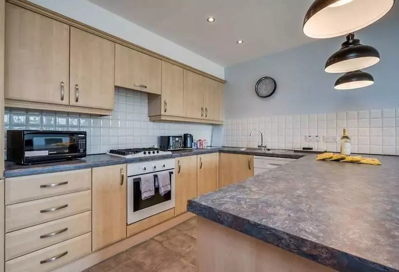 Central Belfast Apartments: Cromwell