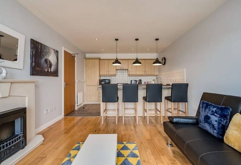 Central Belfast Apartments: Cromwell