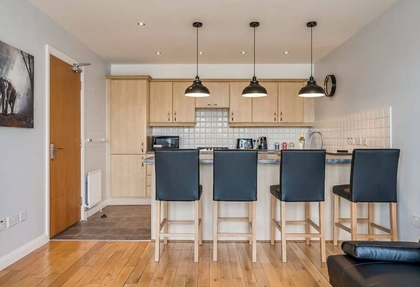 Central Belfast Apartments: Cromwell